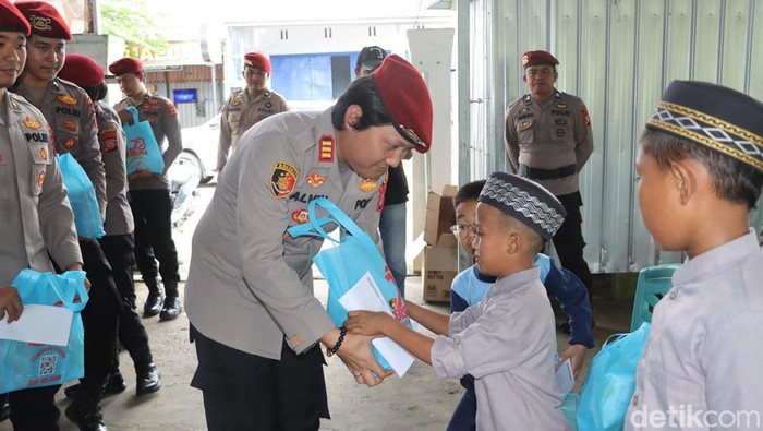 Satreskrim Polres Bone Berbagi ke Panti Asuhan dalam Rangka HUT Reserse ke-78