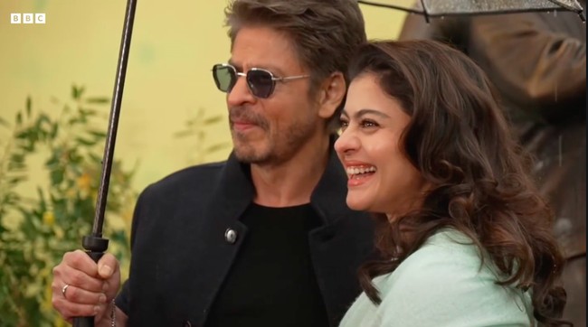 Aktor dan aktris yang juga dipertemukan dalam ‘Kuch Kuch Hota Hai ’ ini sudah tujuh kali dipasangkan. Selain film, keduanya juga sering tampil bersama dalam pertunjukkan dan konser. Foto: Dok. BBC