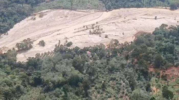 Menteri LH Hentikan Sementara Operasional 3 Perusahaan Tambang di Tapsel