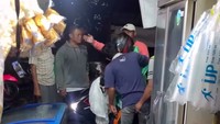 2 Opang Pukuli Ojol Angkut Penumpang di Stasiun Duri, Ngaku Khilaf