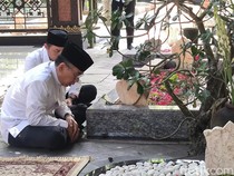 Gus Yahya Datang ke Tebuireng Jombang, Bersimpuh di Makam Pendiri NU