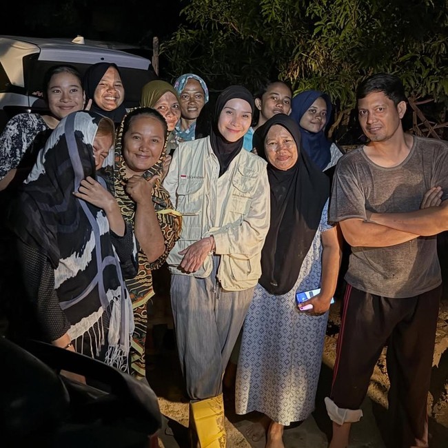 Malam di Aceh Tamiang, Hati Zaskia Mecca Gak Karuan: Sebotol Air Berarti Banget