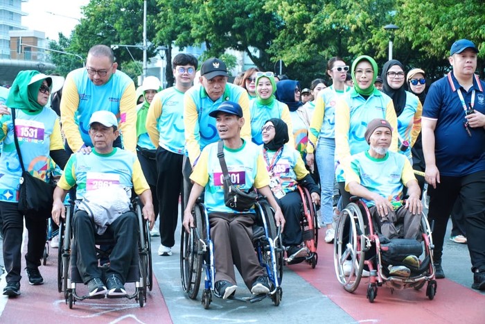 Kemensos Gelar Fun Walk HDI 2025, 5.000 Disabilitas Penuhi Bundaran HI