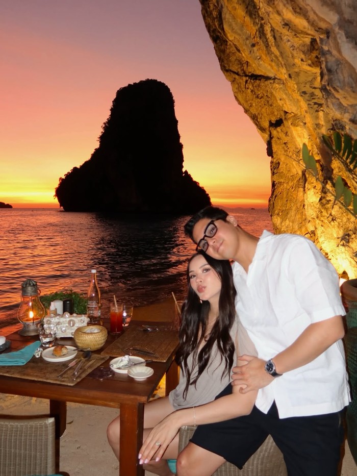 Al Ghazali dan Alyssa Dauise babymoon di Thailand