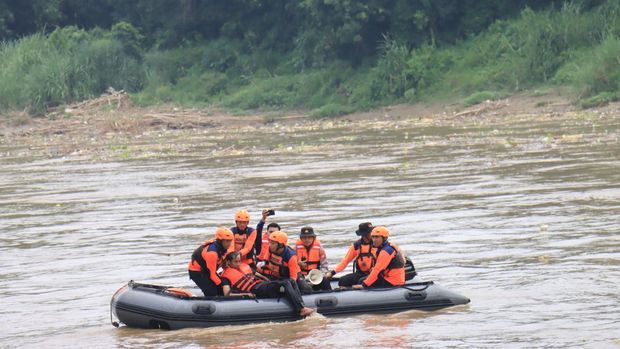 Antisipasi Hidrometrologi,Polisi Bojonegoro Dilatih Tanggap Bencana Antisipasi Hidrometrologi,Polisi Bojonegoro Dilatih Tanggap Bencana
