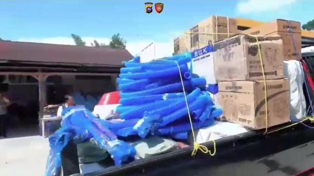 Baintelkam Polri mengirimkan bantuan kepada korban bencana alam dan tanah longsor di Sumatera Barat (Sumbar). (Dok istimewa). Baintelkam Polri mengirimkan bantuan kepada korban bencana alam dan tanah longsor di Sumatera Barat (Sumbar). (Dok istimewa).