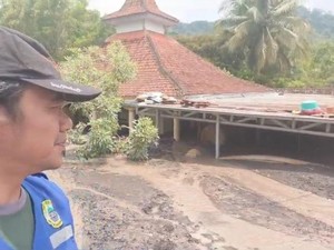 Masjid hingga 13 Rumah di Lumajang Terendam Banjir Lahar Semeru