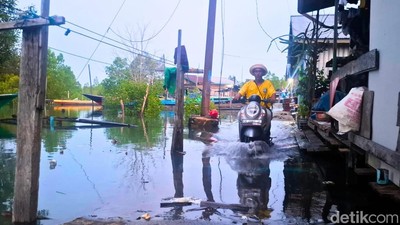 Potret Genangan Rob Pesisir Tarakan di Malam Minggu
