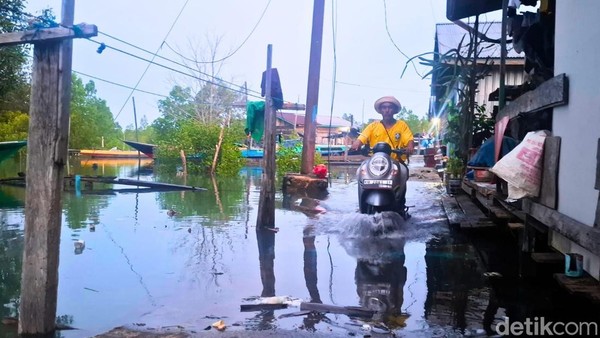 Potret Genangan Rob Pesisir Tarakan di Malam Minggu
