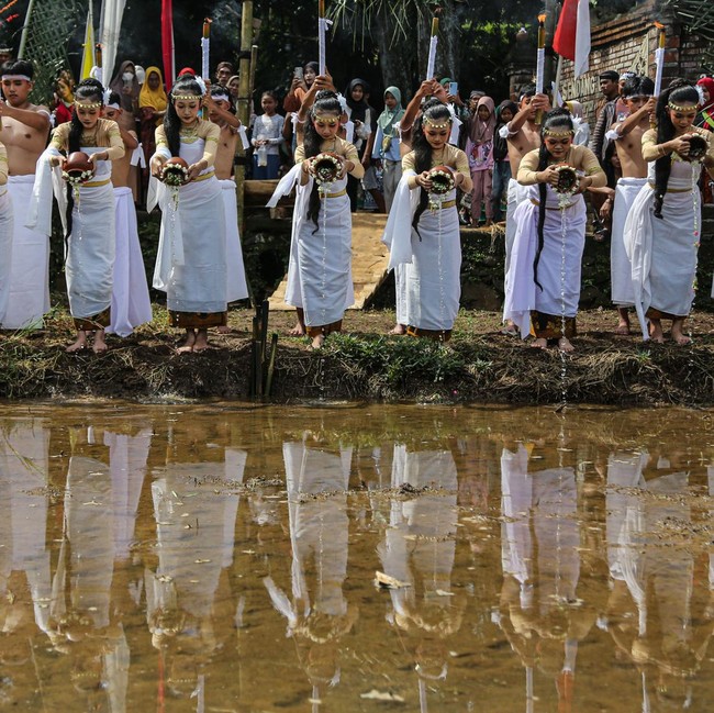 Budaya dan Alam Menyatu dalam Nyadran Sendang Gede di Desa Kandri