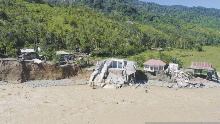 Akses Jembatan Putus, 110 KK di Nagan Raya Aceh Masih Terisolasi
