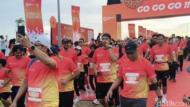 Suasana Industropolis Run 2025 yang dihelat di Kawasan Ekonomi Kreatif (KEK) Batang, Minggu (7/12/2025).