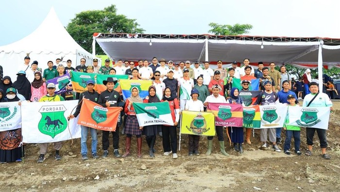 Jawa Timur Juara Kejurnas Horseback Archery Kelud 2025