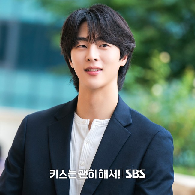 Aktor 27 tahun itu mengawali debut aktingnya sebagai pemeran pendukung drama Korea Nevertheless. Foto: Instagram