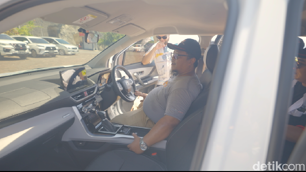 Komunitas Velozity chapter Bali berkesempatan menjajal Toyota New Veloz Hybrid yang dibawa oleh tim detikcom ke Pantai Pandawa, Bali Komunitas Velozity berkesempatan menjajal Toyota New Veloz Hybrid yang dibawa oleh tim detikcom ke Pantai Pandawa, Bali