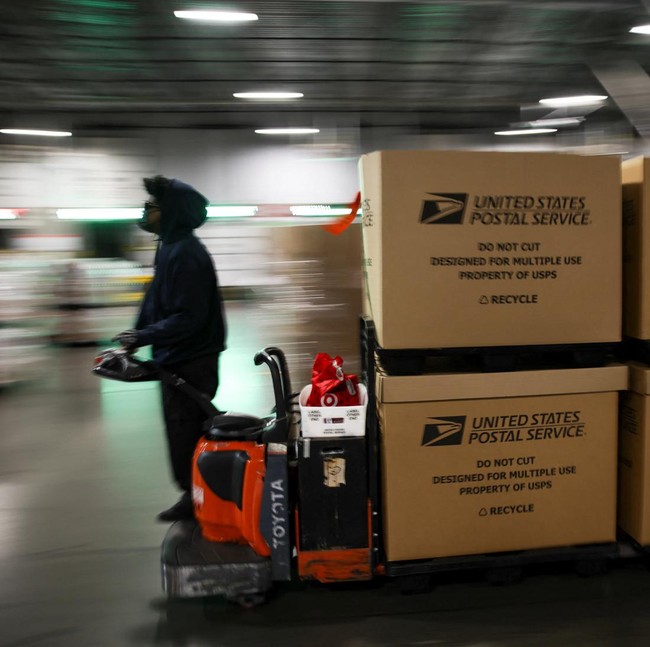 Layanan Pos AS Bersiap Hadapi Puncak Pengiriman Paket Musim Liburan