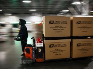 Layanan Pos AS Bersiap Hadapi Puncak Pengiriman Paket Musim Liburan