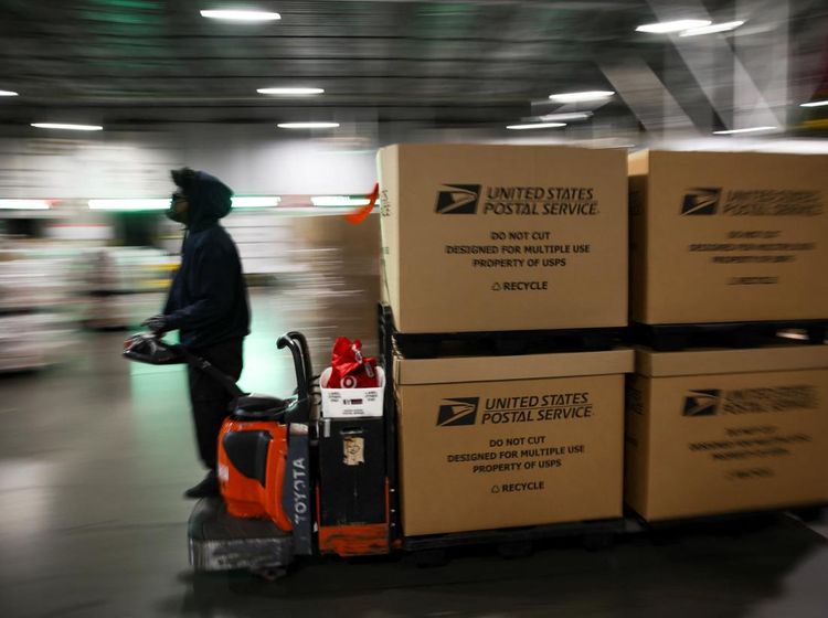 Layanan Pos AS Bersiap Hadapi Puncak Pengiriman Paket Musim Liburan