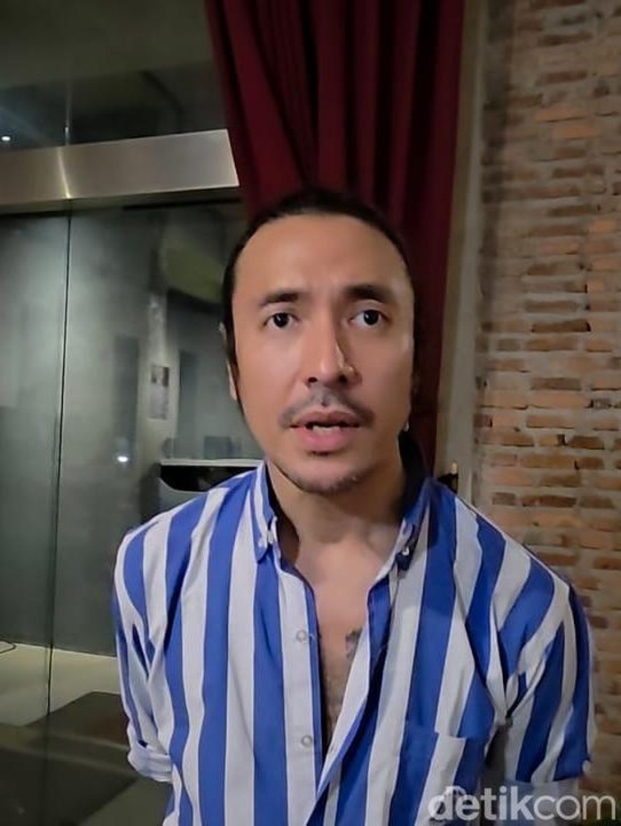 Marcello Tahitoe atau Ello