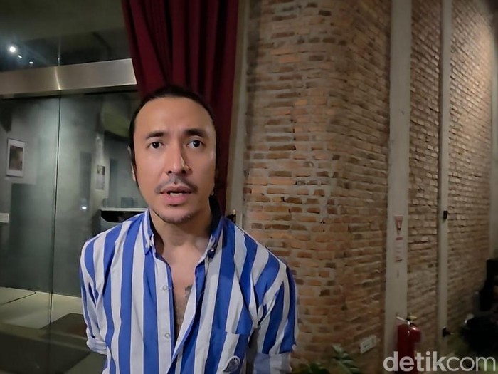 Marcello Tahitoe atau Ello