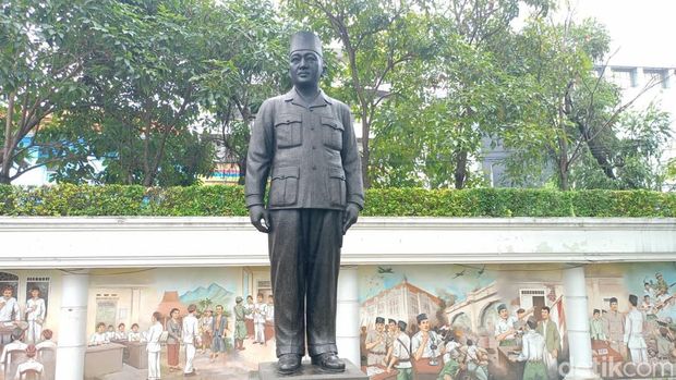 Monumen Tugu Pahlawan dan Museum 10 November Surabaya Monumen Tugu Pahlawan dan Museum 10 November Surabaya
