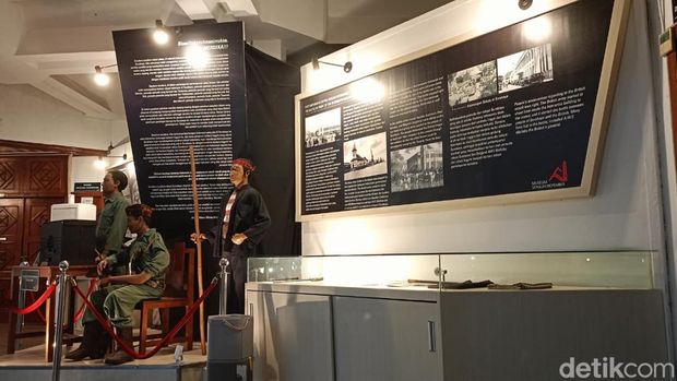 Monumen Tugu Pahlawan dan Museum 10 November Surabaya Monumen Tugu Pahlawan dan Museum 10 November Surabaya