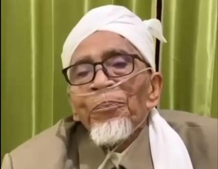 Mustasyar PBNU TGH Turmudzi Badaruddin Dukung Pemberhentian Gus Yahya