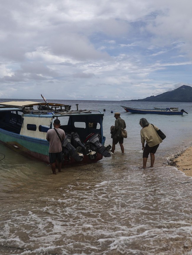 Ojek Perahu, Nadi Transportasi Warga Menuju Pulau Rhun