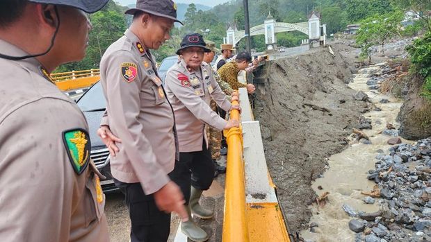 Polda Riau lanjut pencarian Ipda Angga yang hilang di bencana Sumbar Polda Riau lanjut pencarian Ipda Angga yang hilang di bencana Sumbar