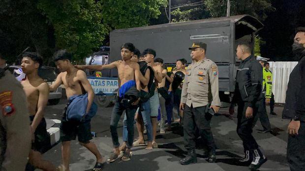 Polres Lumajang Amankan 13 Motor Balap Liar dan 14 Anak Terlibat Tawuran Polres Lumajang Amankan 13 Motor Balap Liar dan 14 Anak Terlibat Tawuran