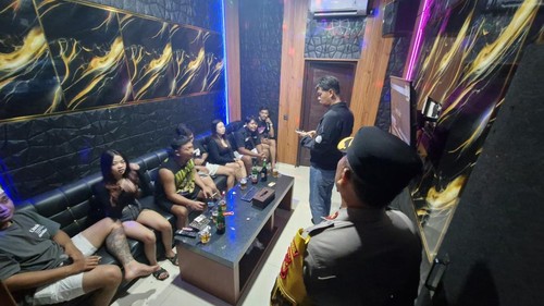 Polres Tabanan melakukan sidak sejumlah tempat hiburan malam di Kecamatan Tabanan dan Kediri, pada Sabtu (6/12/2025) malam hingga Minggu (7/12/2025) dini hari. (Dok. Istimewa)