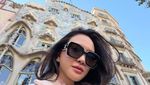 Nggak Ada Obat! Cantiknya Shandy Aulia di Barcelona