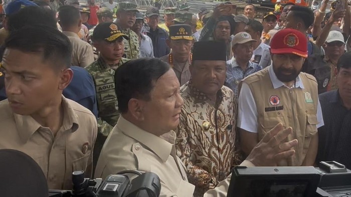 Prabowo Instruksikan Panglima-Kapolri Kerahkan Kekuatan Bantu Korban Bencana
