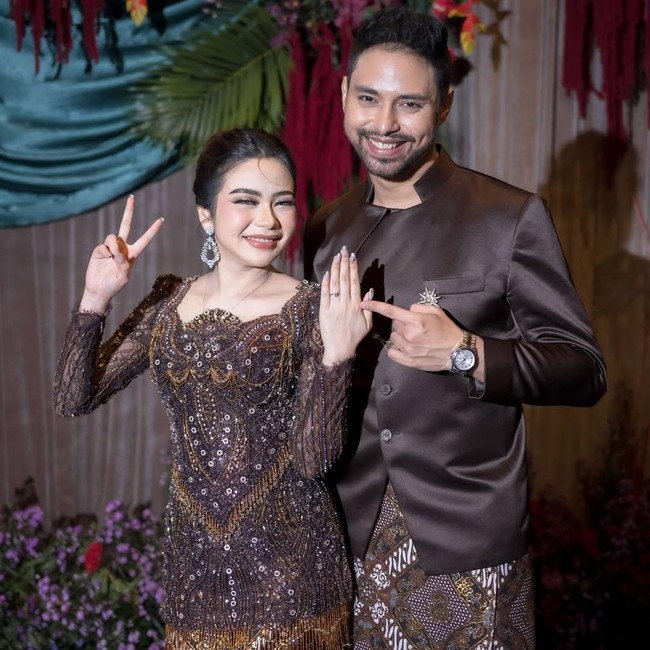 Momen Rara Resmikan Lamaran dengan Aladull Tepat di Hari Ulang Tahun