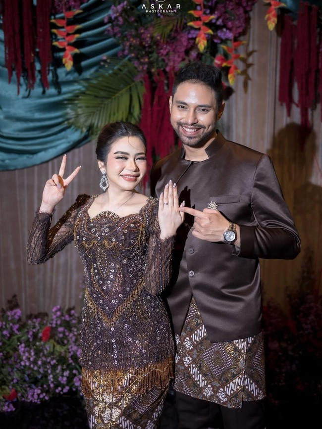 Momen Rara Resmikan Lamaran dengan Aladull Tepat di Hari Ulang Tahun