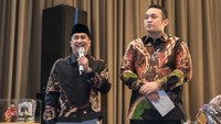 Irfan Hakim dan Gilang Dirga menjadi pembawa acara pada momen bahagia Rara dan Aladull. Foto: Instagram @lida_rara06 Fotografer: @askar_photography