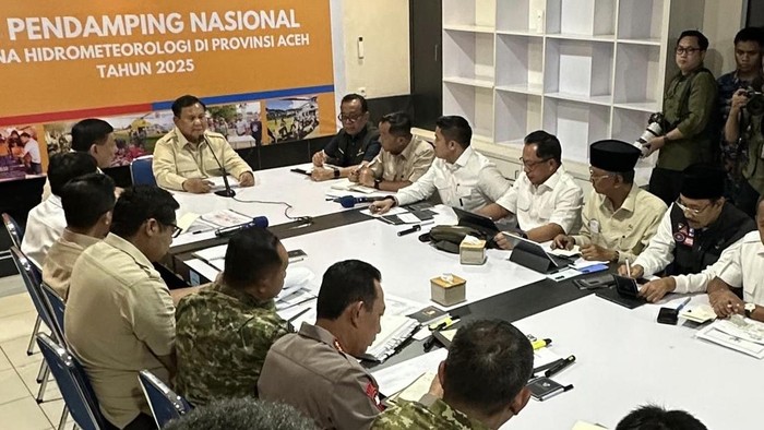 Prabowo Minta Menkes Kerahkan Dokter Magang Bantu Korban Bencana Sumatera