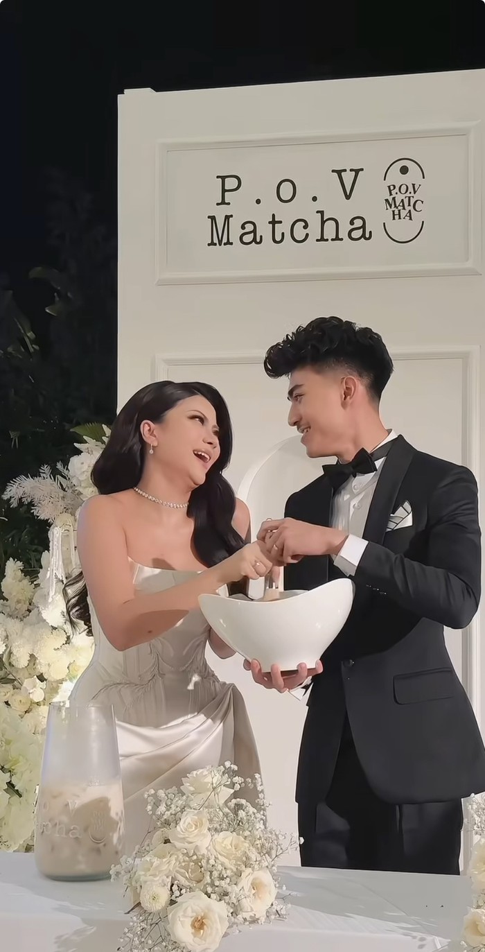 Resmi Menikah, Hanum Mega Langsung Racik Matcha di Pesta