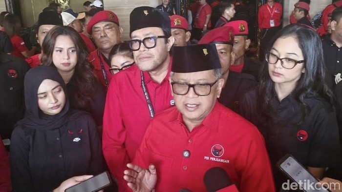 Hasto Desak Banjir-Longsor di Sumatera Jadi Bencana Nasional