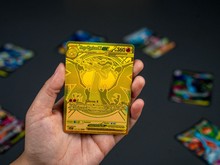 Evolusi Terbaru Charizard di Pokemon Game Kartu Koleksi Seri Kobaran Biru