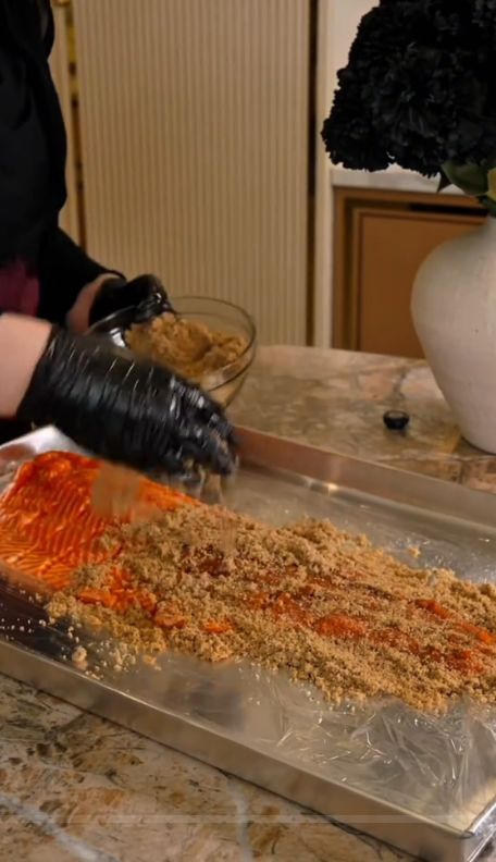 Tasyi Athasyia Tasyi Athasyia bikin candied salmon