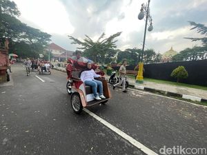 Saat Ratusan Pengemudi Rasakan Becak Listrik di Cirebon