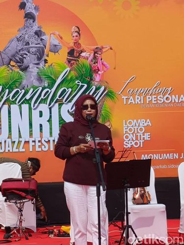 Wabup mimik dalam acara Jayandaru Sunrise Jazz Festival 2025 Wabup mimik dalam acara Jayandaru Sunrise Jazz Festival 2025