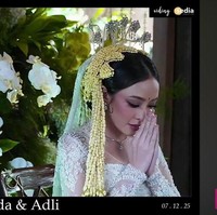 Netizen setia mengikuti perkembangan Amanda Zahra sejak isu perselingkuhan hingga bangkit pasca perceraian. Berselang tiga tahun, ia menuai dukungan untuk melanjutkan hidup dan menikah lagi dengan seorang pria bernama Adli. Foto: Twitter