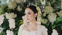 Kabar bahagia datang dari influencer Amanda Zahra yang resmi melepas statu janda. Ia menikah dengan lelaki bernama Adli menggunakan adat Sunda. Foto: Instagram/@aamandazahra