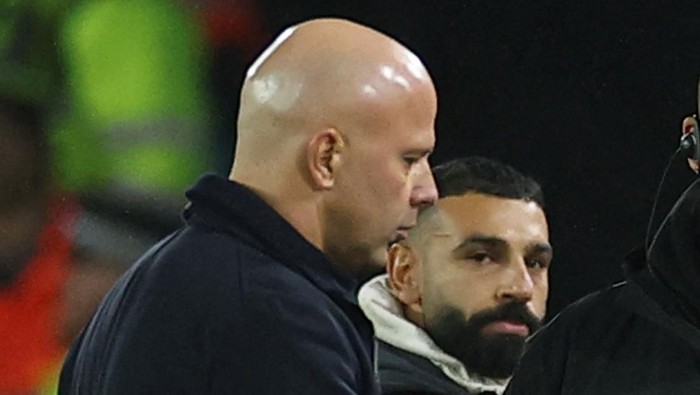 Arne Slot Ingin Mo Salah Bertahan