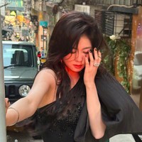 Penggemar Yang Mi menuduh Bai Lu memanfaatkan ketenaran seniornya dan mencoba menempatkan dirinya setara dengan pemain ‘Eternal Love’ tersebut. Banyak yang berpendapat pengalaman, karya, dan pengaruh Bai Lu belum selevel dengan Yang Mi. Foto: Weibo