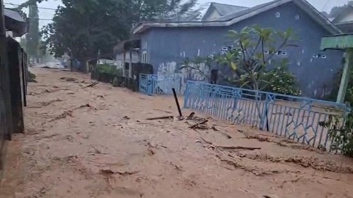 Sejumlah Wilayah di Sibolga Sumut Terendam Banjir Usai Sungai Aek Doras Meluap