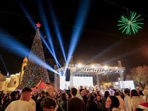 Betlehem Sambut Musim Natal dengan Sukacita dan Penerangan Pohon Raksasa