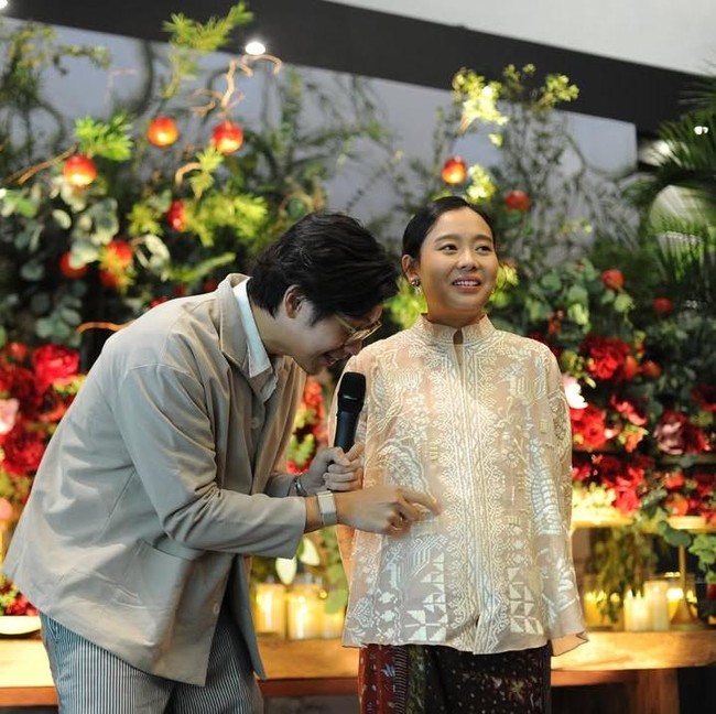 Bahagia Brandon Salim Syukuran 7 Bulan Kehamilan Dhika Himawan